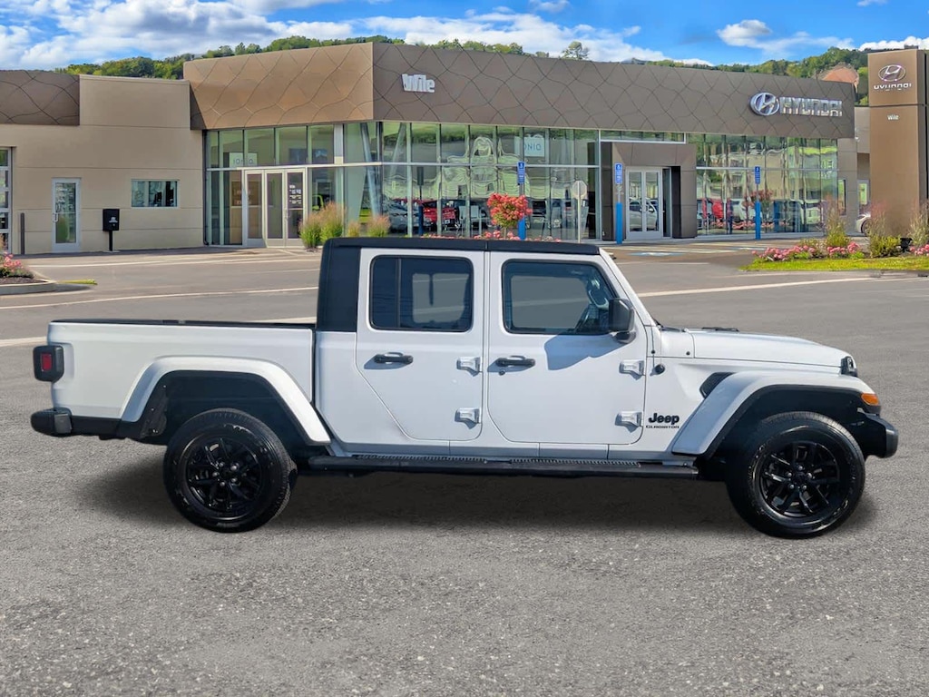 Used 2022 Jeep Gladiator Altitude 4x4 Truck