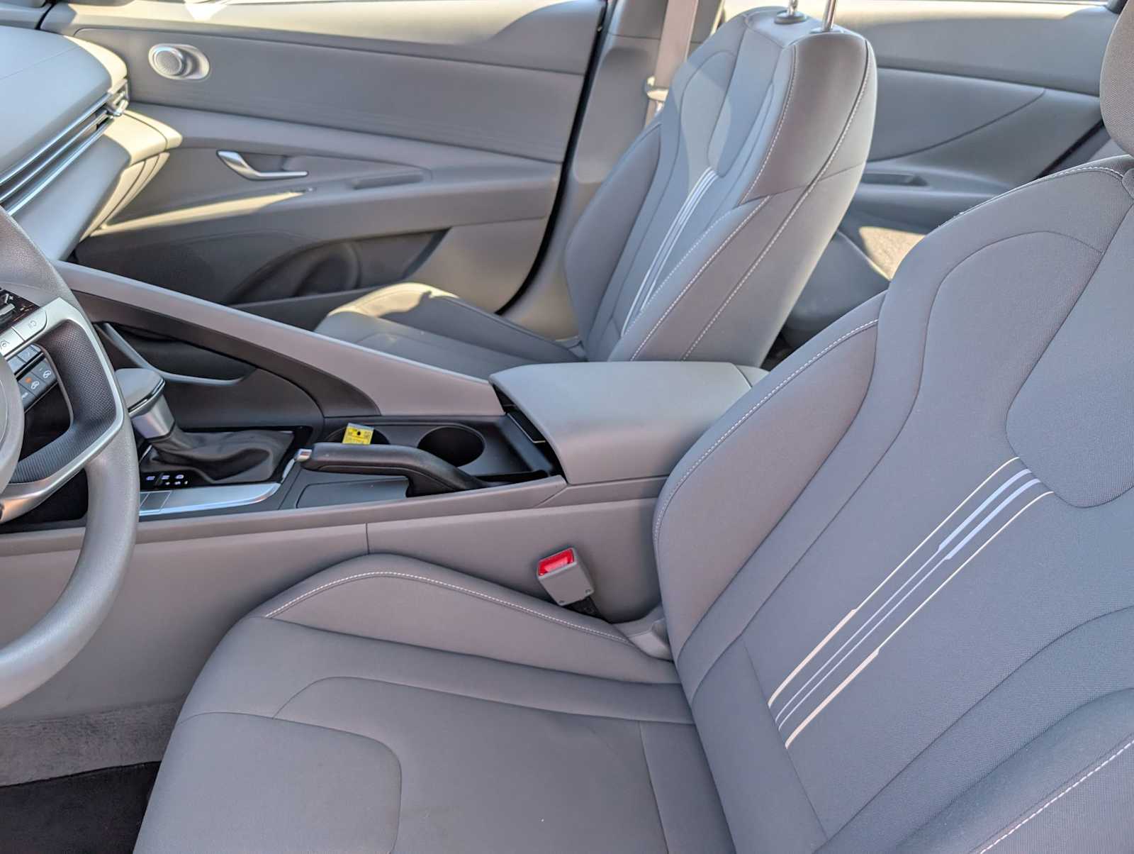2024 Hyundai Elantra SEL - Photo 13