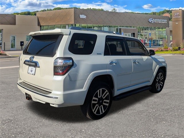 2022 Toyota 4Runner Limited photo 3