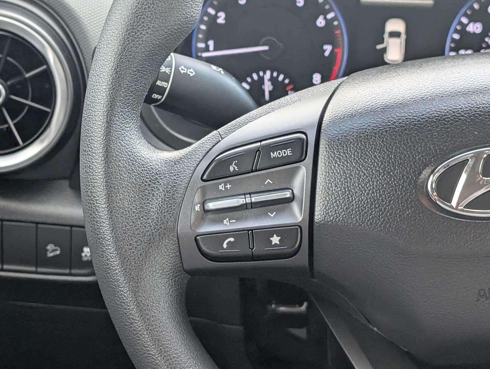 2023 Hyundai Kona SEL - Photo 18