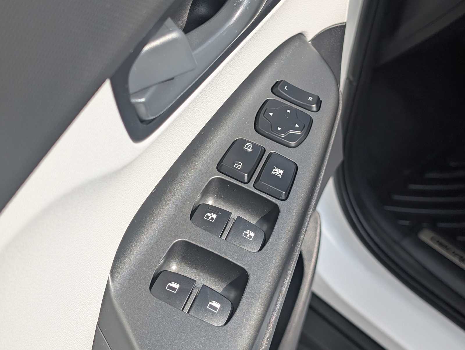 2023 Hyundai Kona SEL - Photo 11