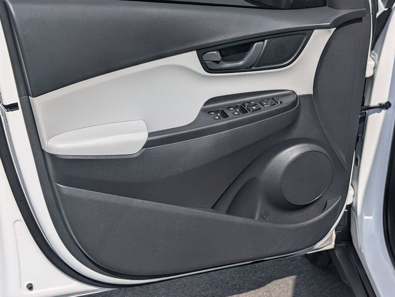 2023 Hyundai Kona SEL - Photo 10