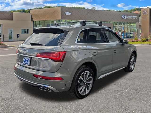 2023 Audi Q5 45 S line Premium photo 2