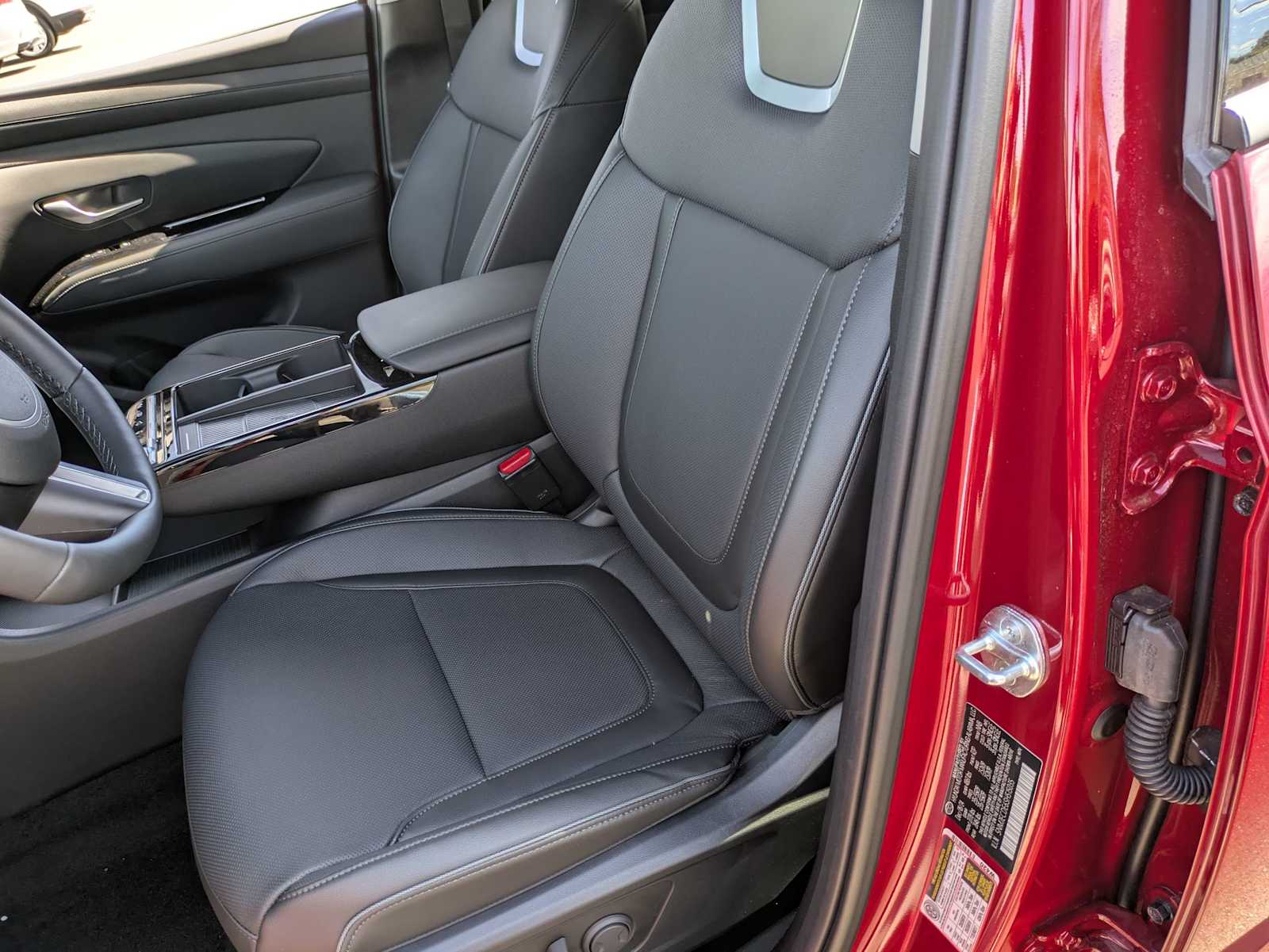 2025 Hyundai Tucson Limited - Photo 14