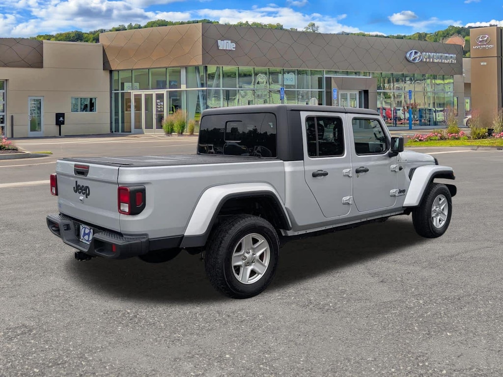 Used 2022 Jeep Gladiator Sport S 4x4 Truck