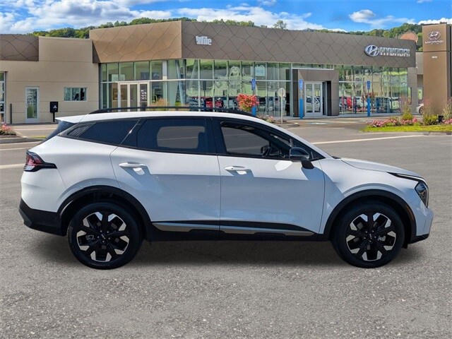 2023 Kia Sportage X-Line photo 2