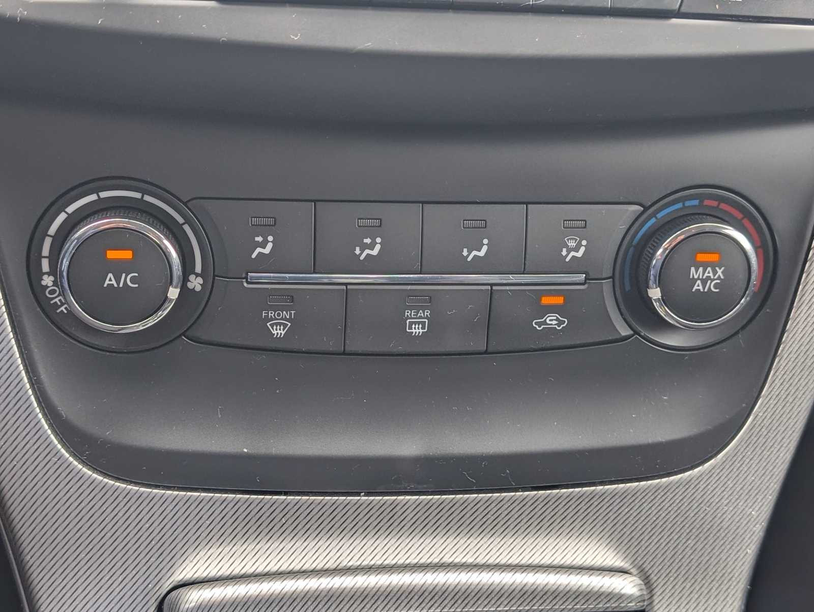 2015 Nissan Sentra SR - Photo 25
