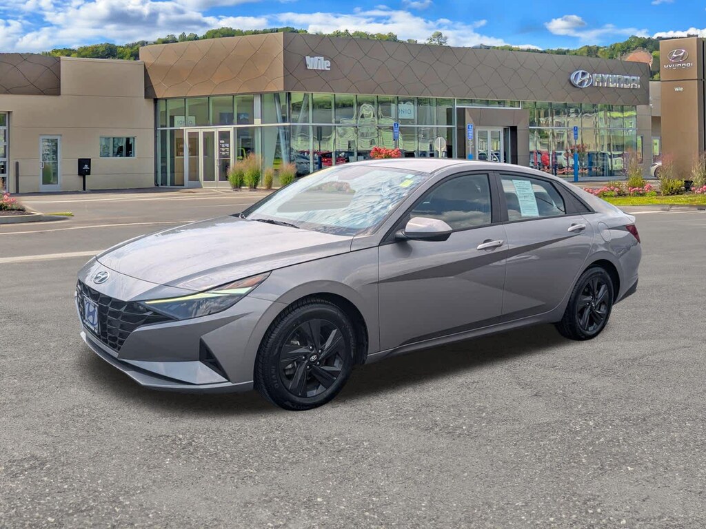 Used 2023 Hyundai Elantra SEL Sedan
