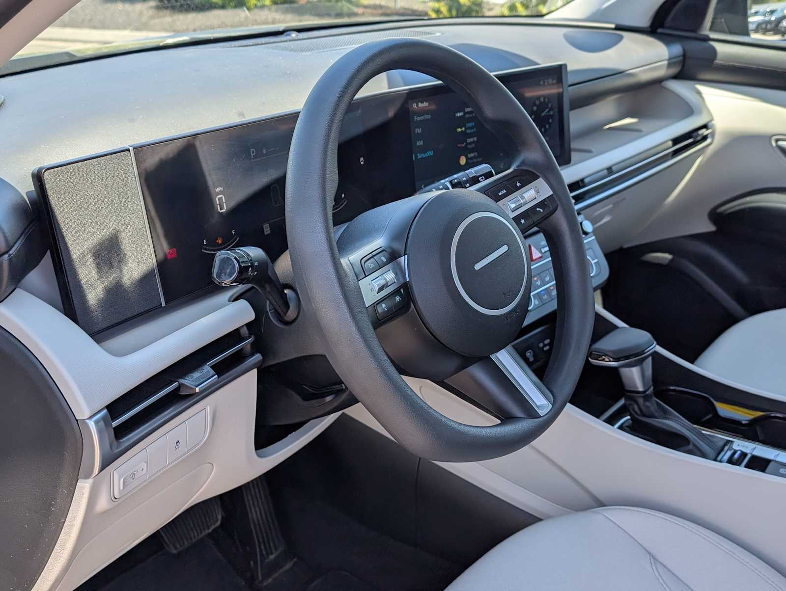 2025 Hyundai Tucson SE - Photo 12