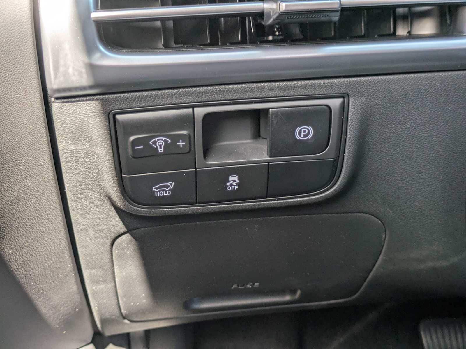 2025 Hyundai Tucson Limited - Photo 18
