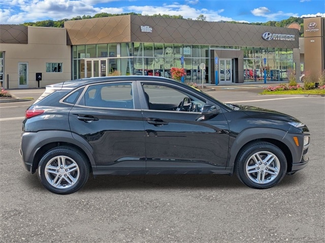 Used 2021 Hyundai Kona SE with VIN KM8K1CAA3MU648327 for sale in New London, CT