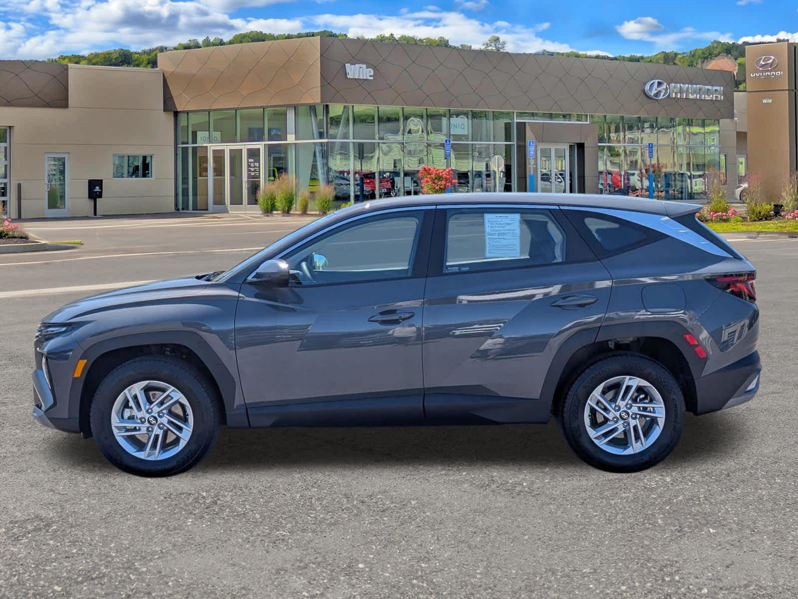 2025 Hyundai Tucson SE - Photo 6