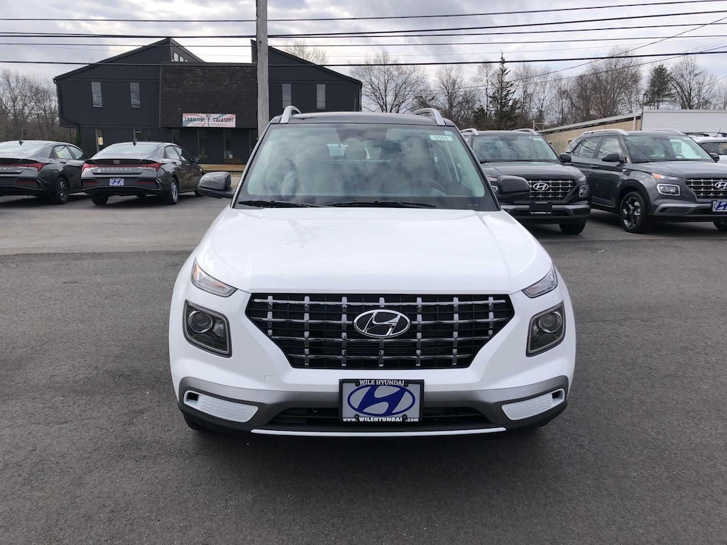 New 2026 Hyundai Venue SEL w/Two-Tone Roof SUV