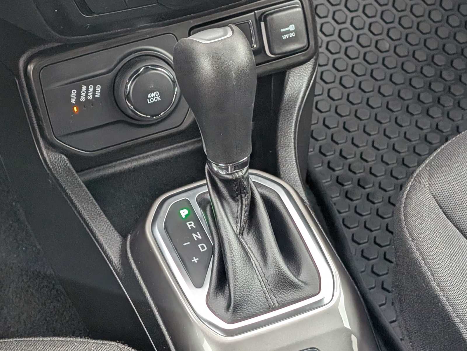 2022 Jeep Renegade Latitude - Photo 26