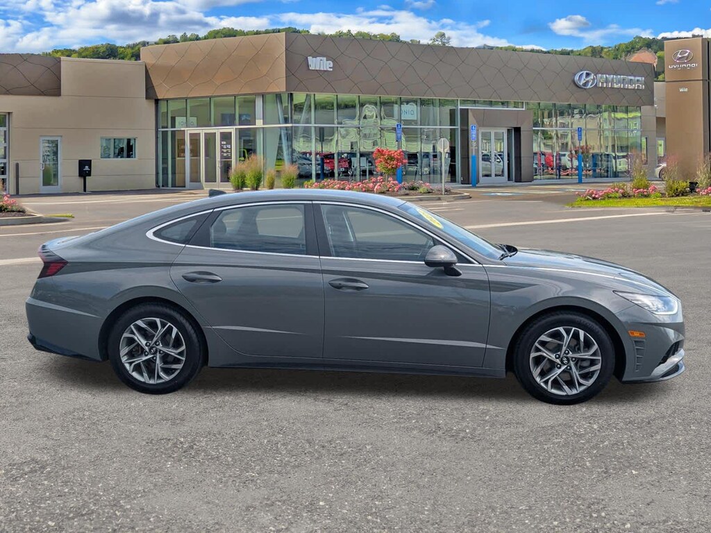 Used 2023 Hyundai Sonata SEL Sedan