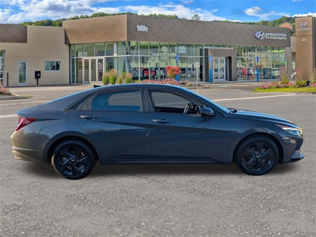 Used 2023 Hyundai Elantra SEL Sedan