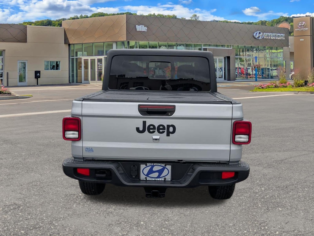 Used 2022 Jeep Gladiator Sport S 4x4 Truck