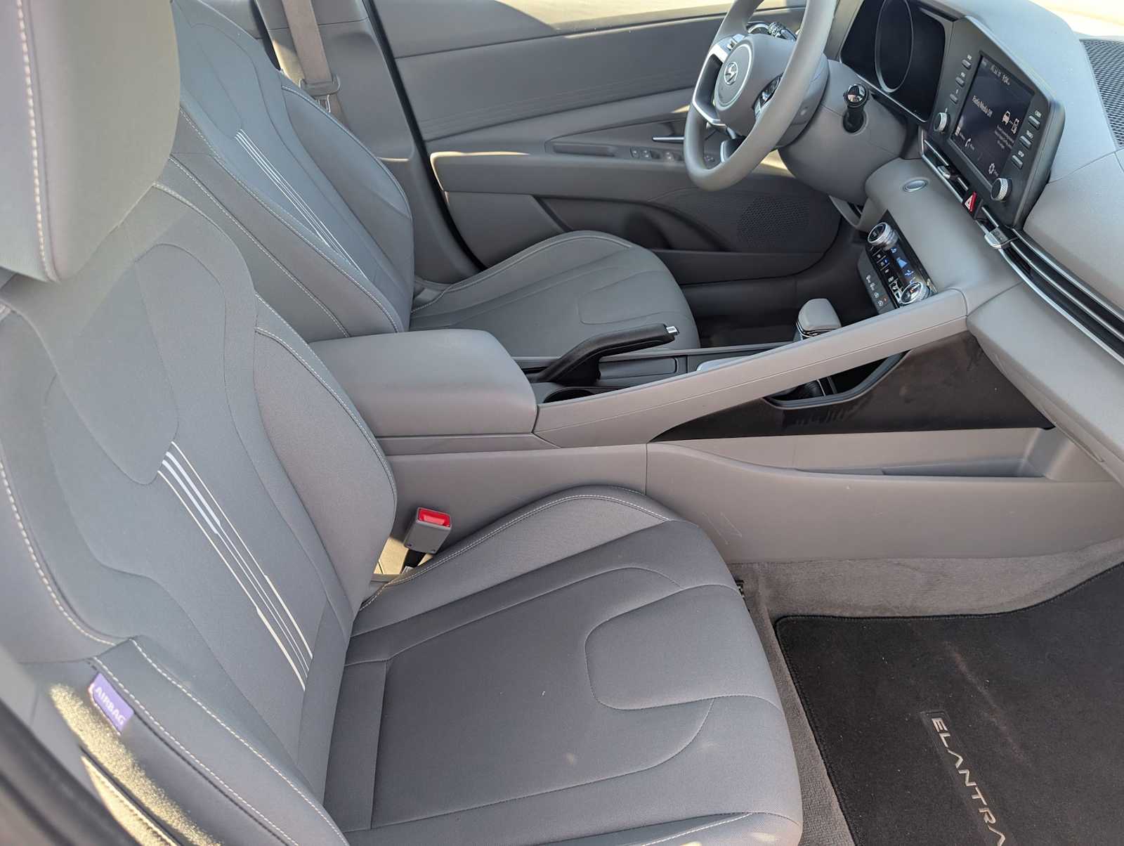 2022 Hyundai Elantra SEL - Photo 28
