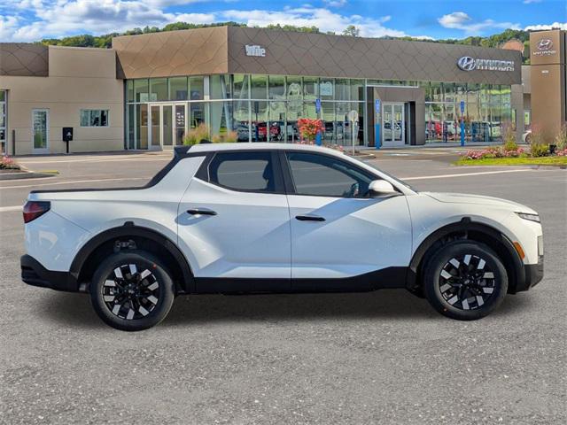 2025 Hyundai Santa Cruz SE photo 2