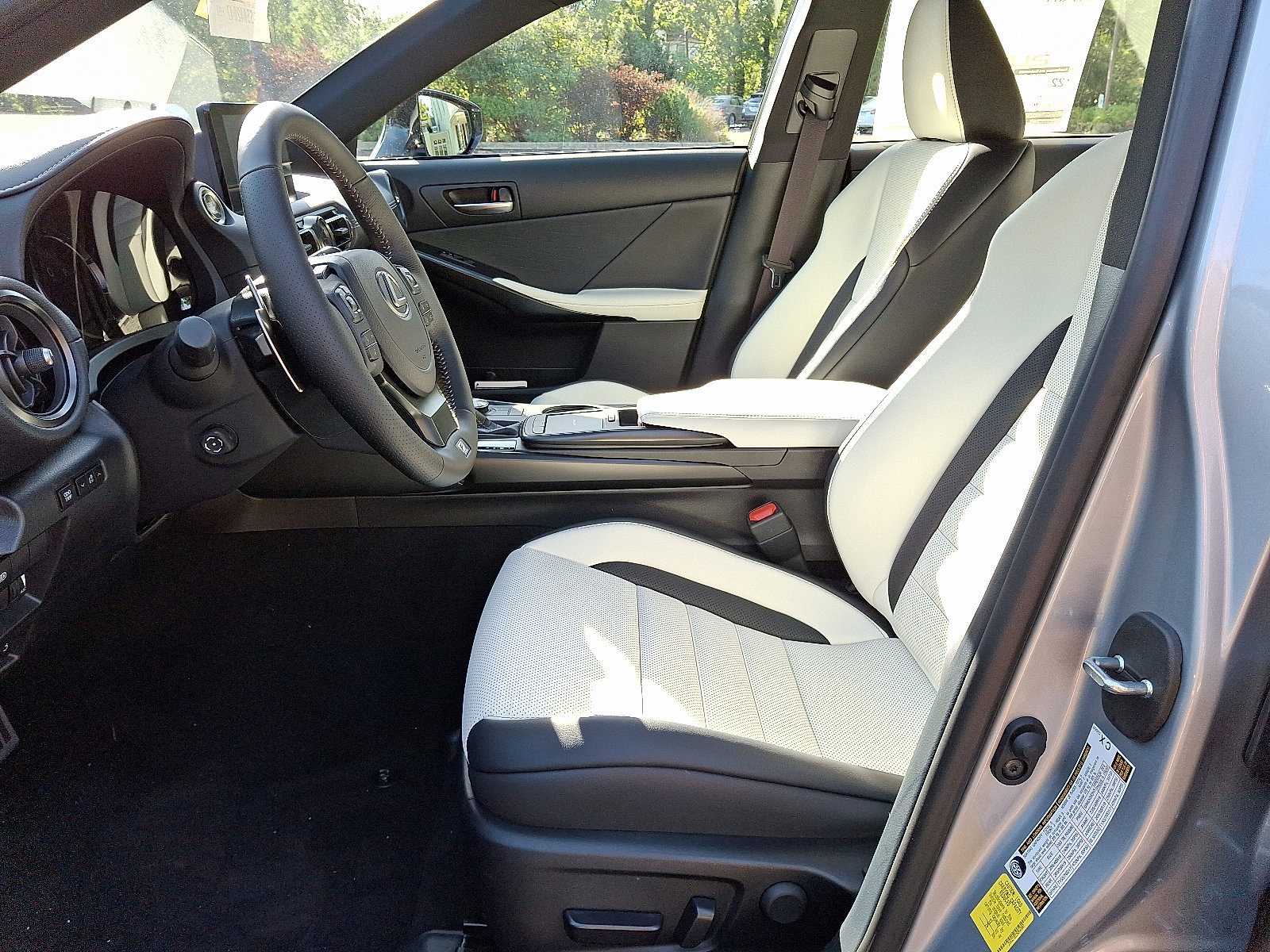 2025 Lexus IS 350 F SPORT - Photo 9