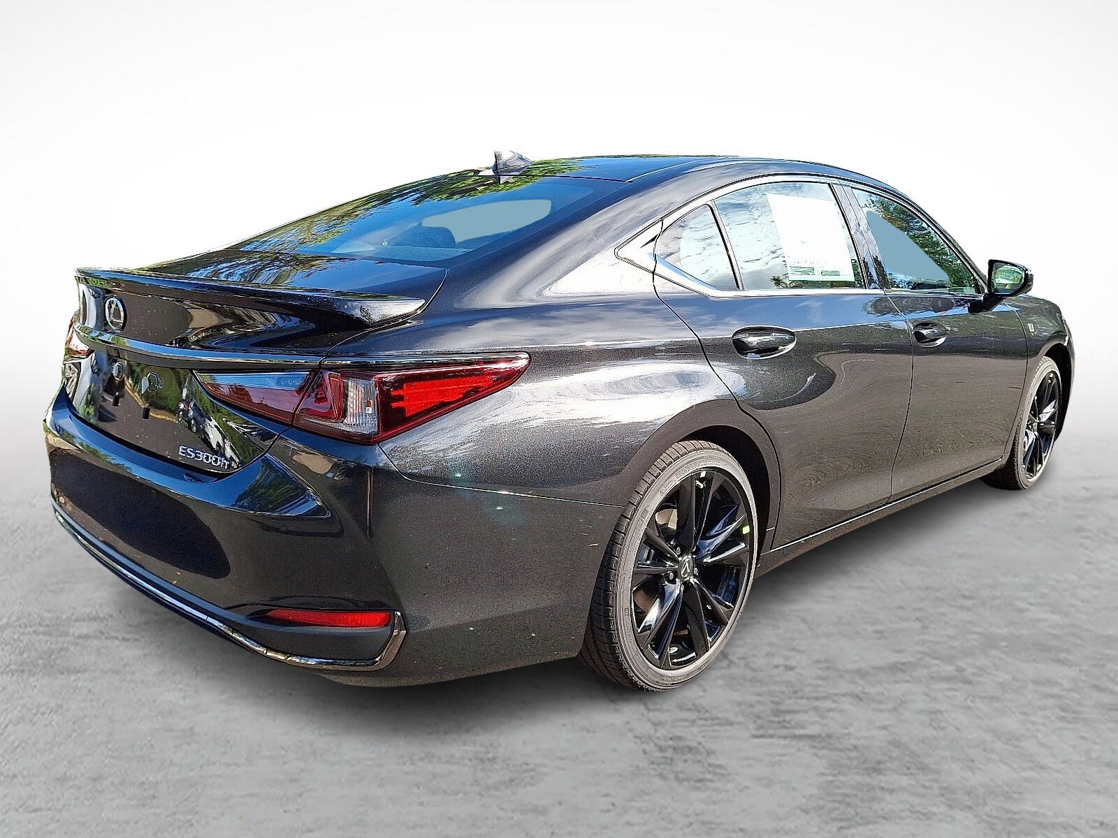 2025 Lexus ES 300h F SPORT Design photo 3