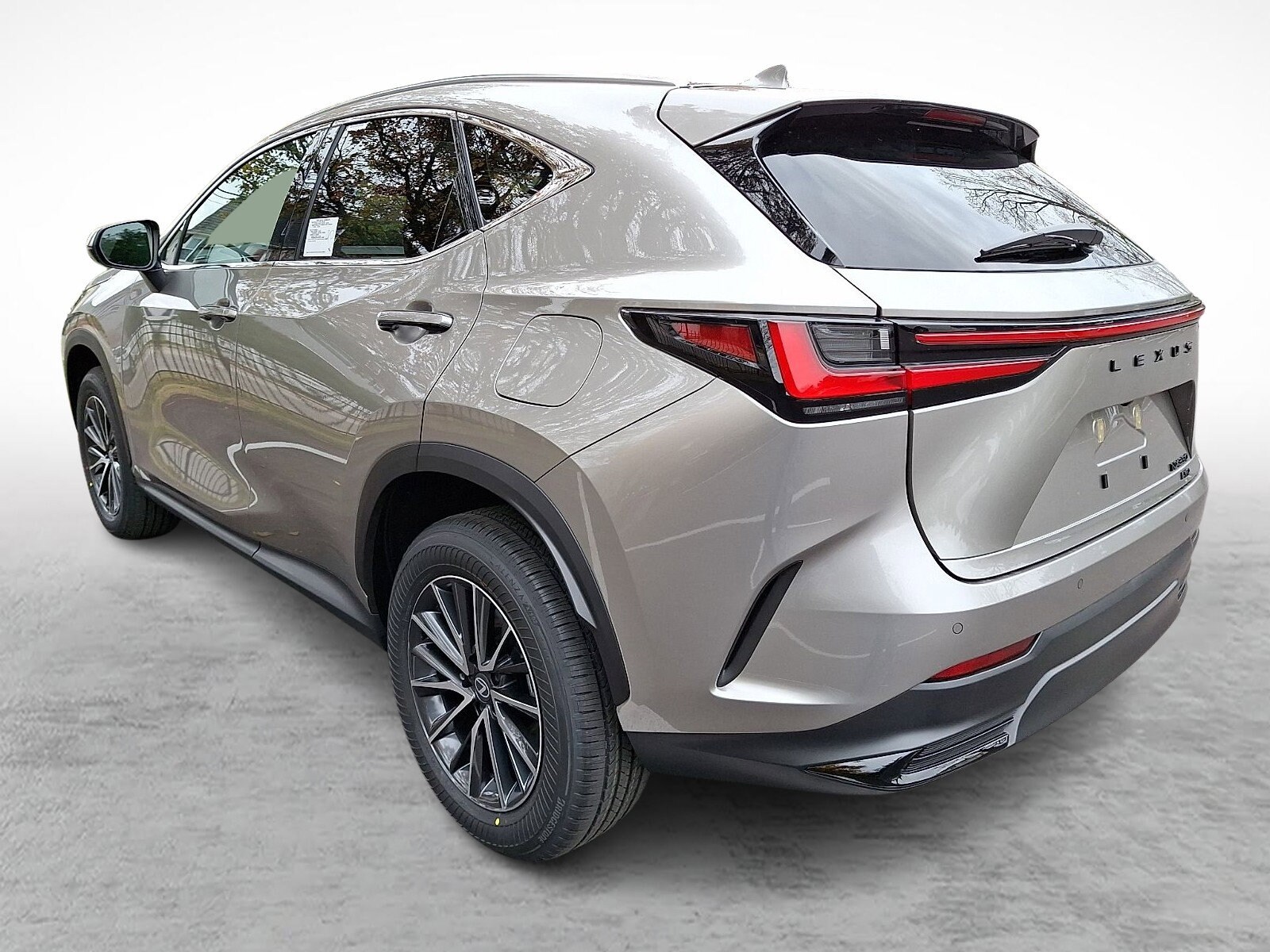 2026 Lexus NX 350 photo 2