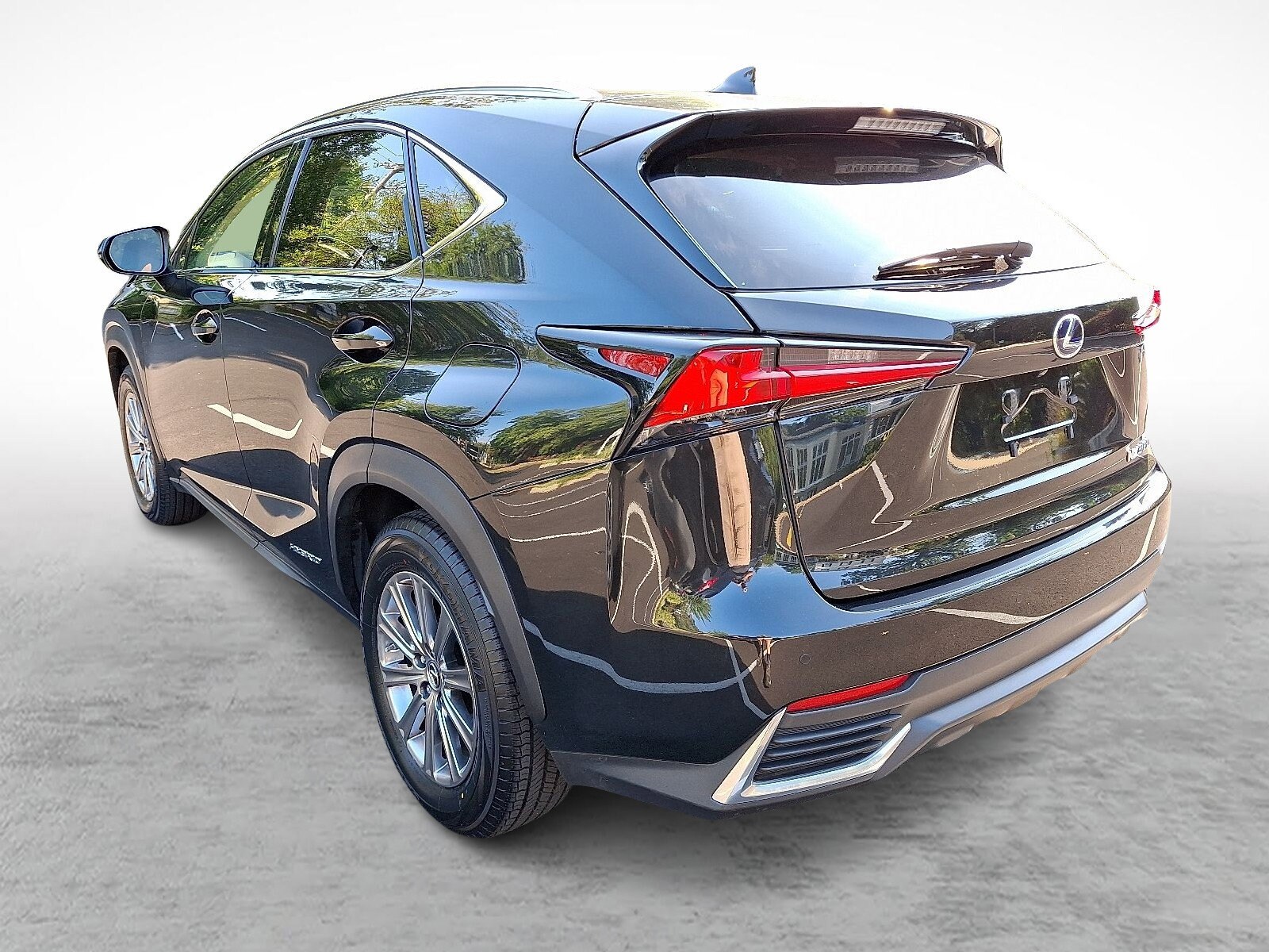 2021 Lexus NX 300h photo 4