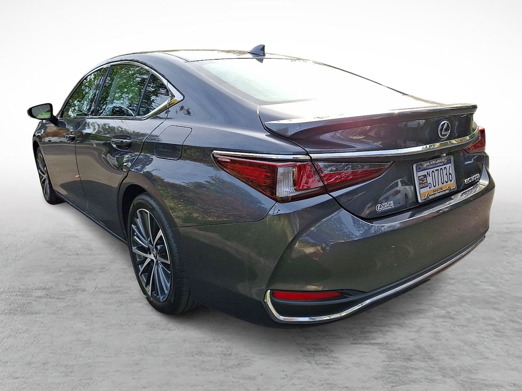 Certified 2023 Lexus ES 300h  Sedan