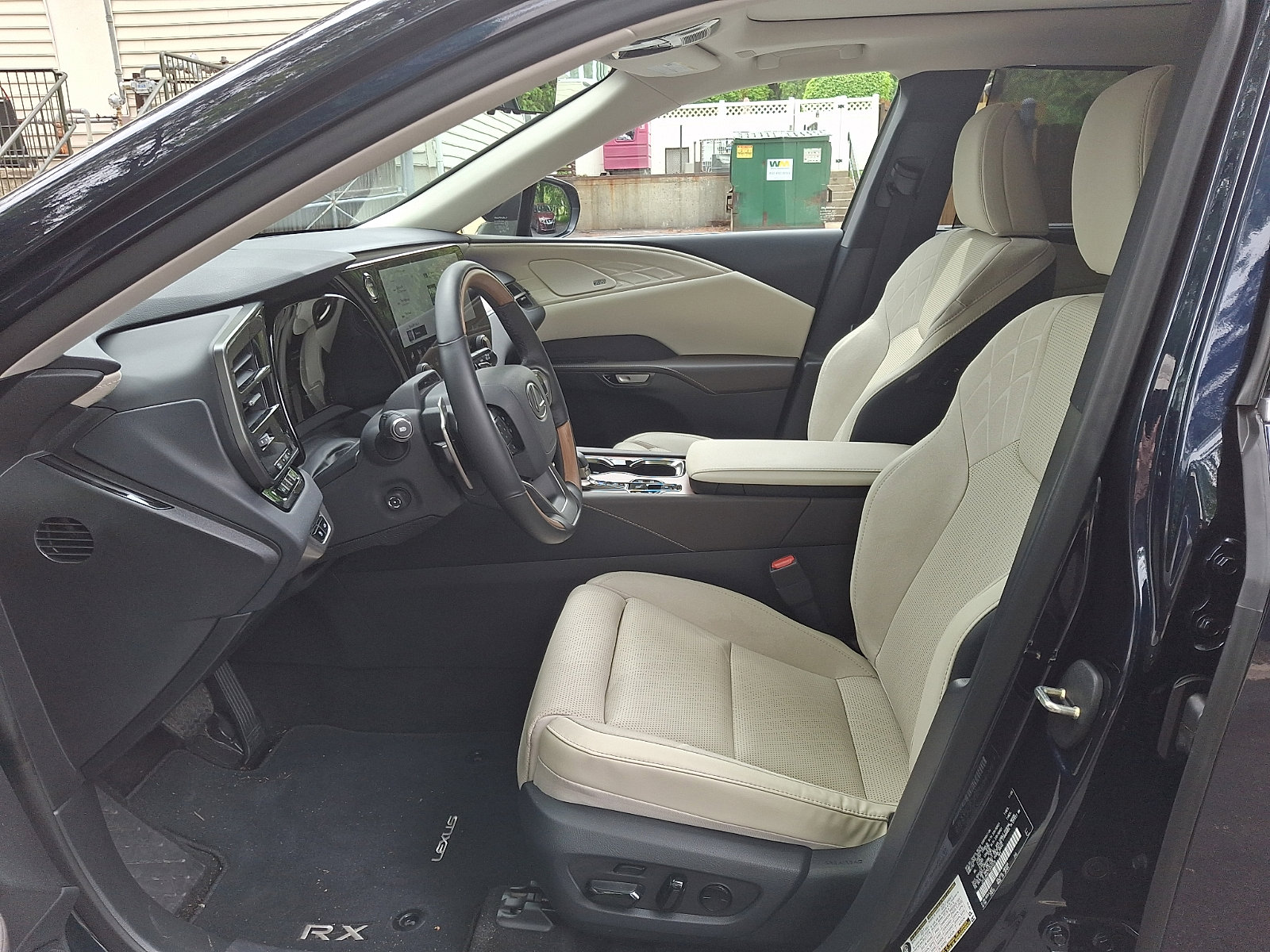 2026 Lexus RX 450h+ Luxury - Photo 9