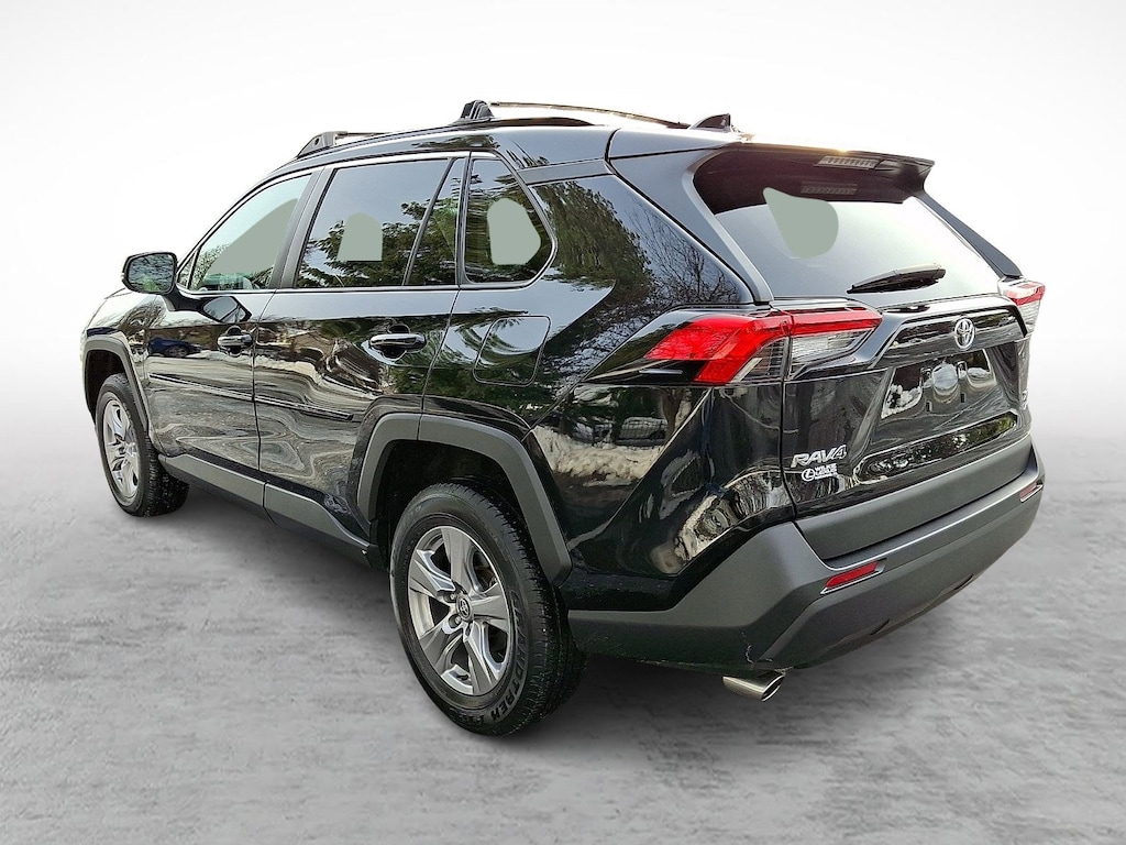 Used 2022 Toyota RAV4 XLE SUV