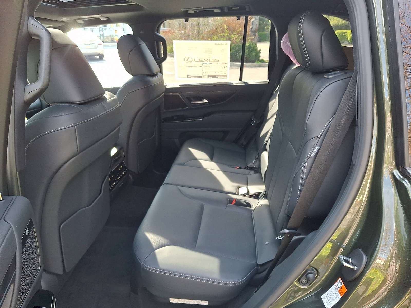 2026 Lexus LX 700h Luxury - Photo 6