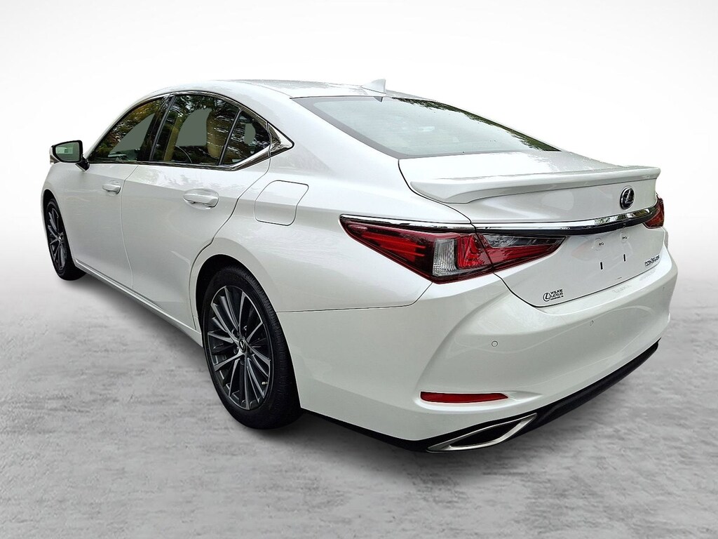 Certified 2022 Lexus ES 350  Sedan