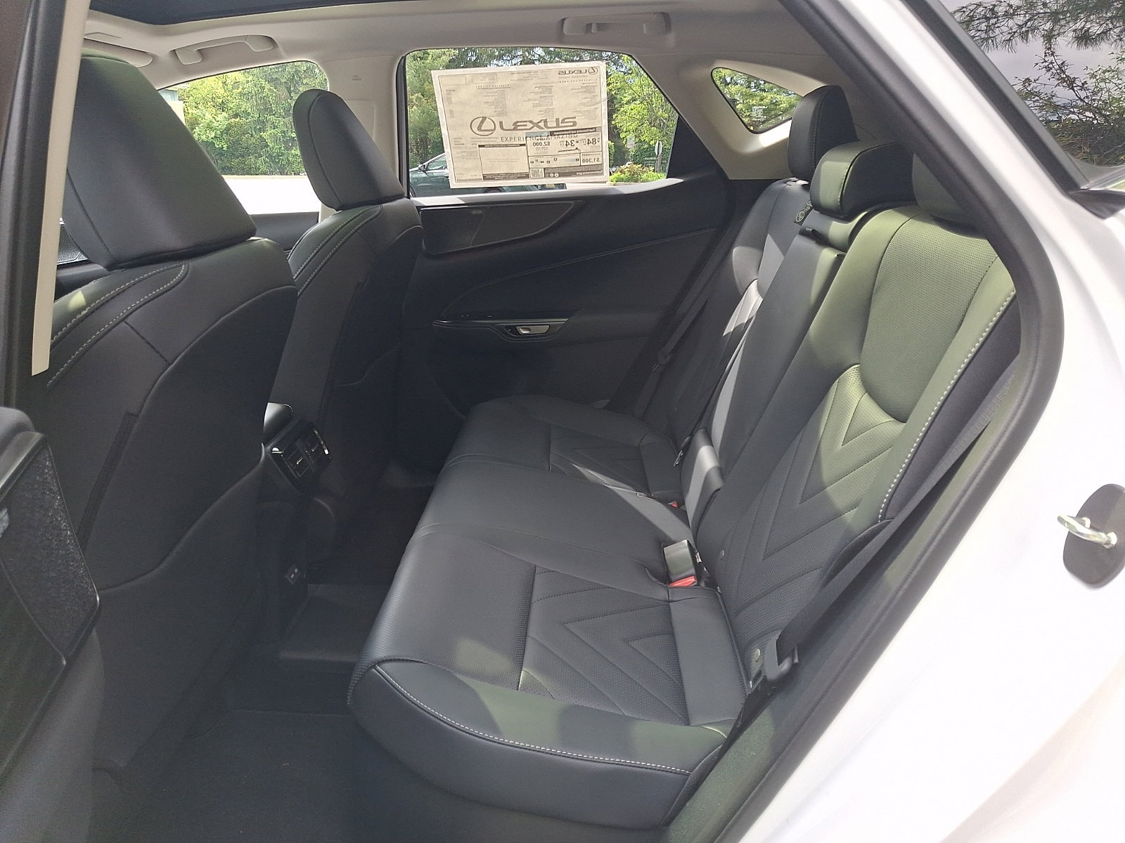 2026 Lexus NX 450h+ Luxury - Photo 6