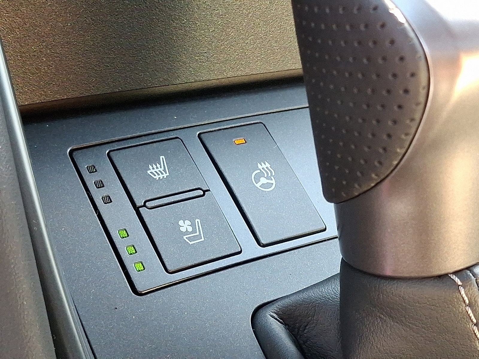 2025 Lexus IS 350 F SPORT - Photo 16