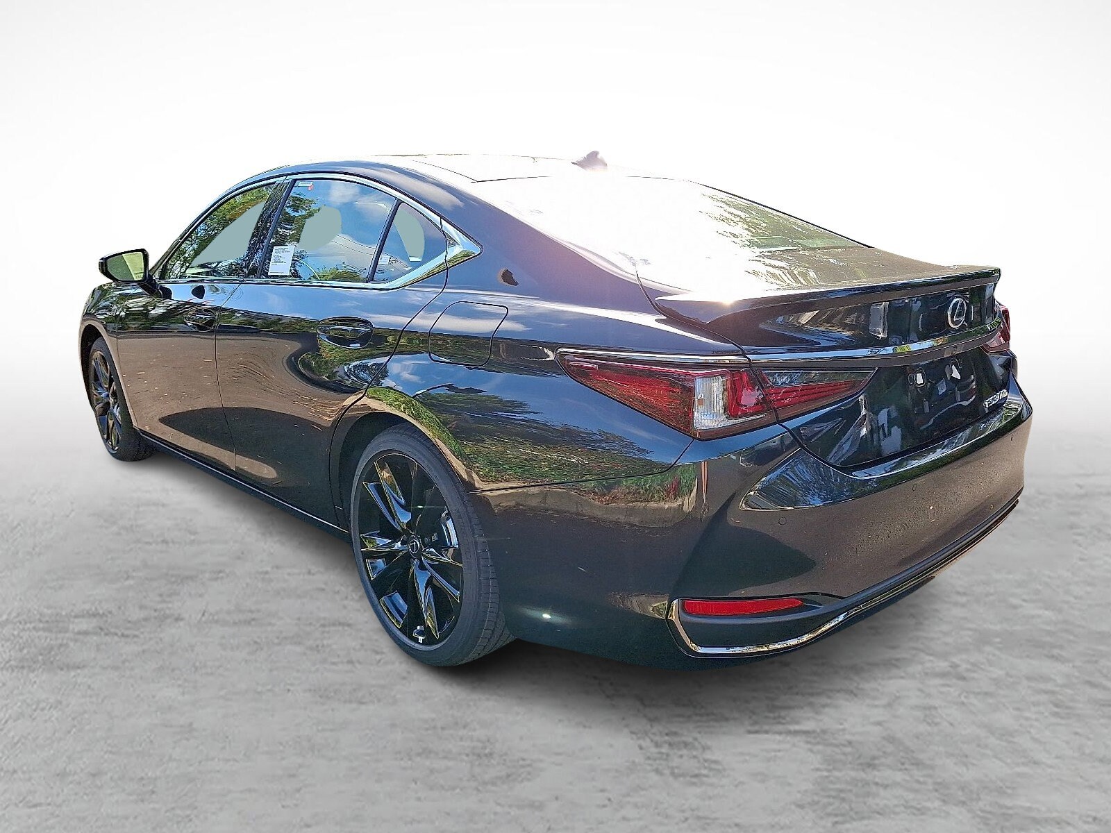 2025 Lexus ES 300h F SPORT Design photo 2