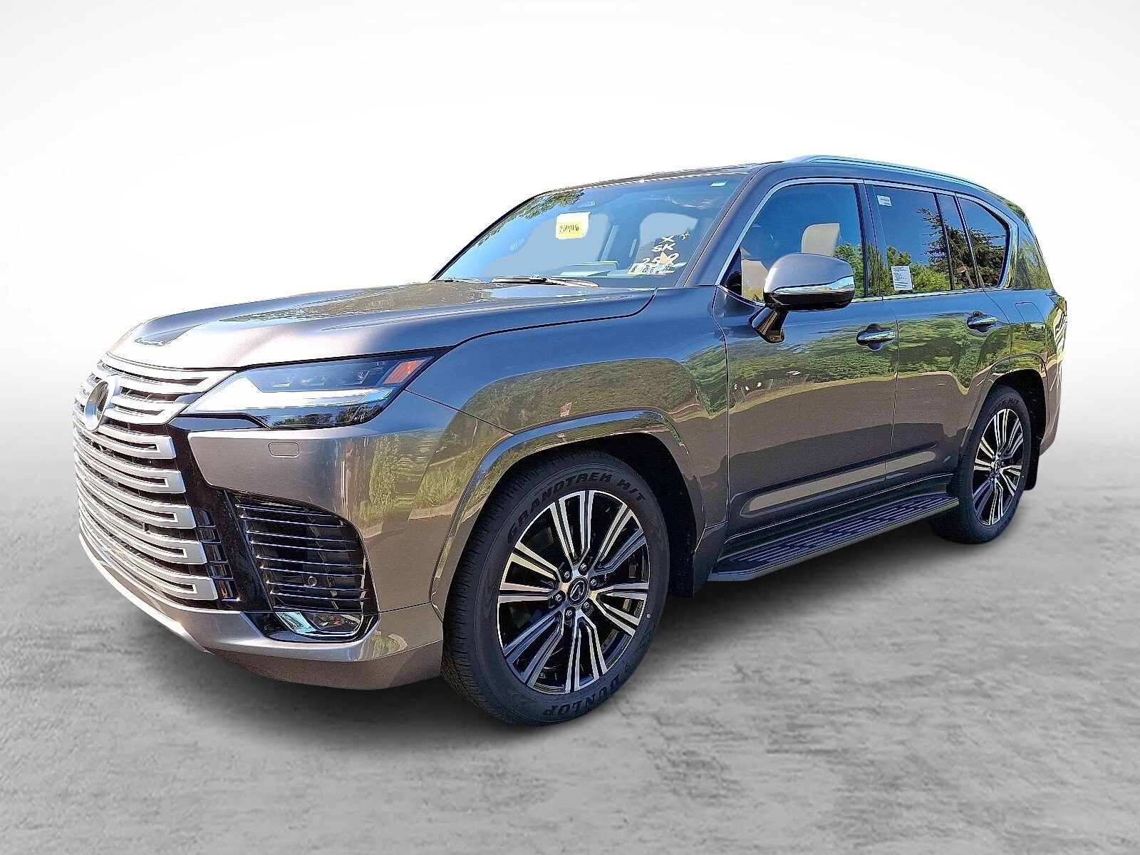 2025 Lexus LX 600 Luxury photo 2
