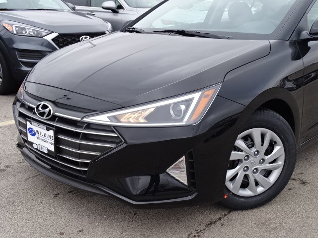 2020 Hyundai Elantra SE photo 2