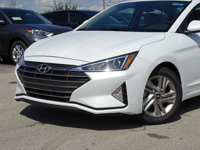 2020 Hyundai Elantra Value Edition photo 2