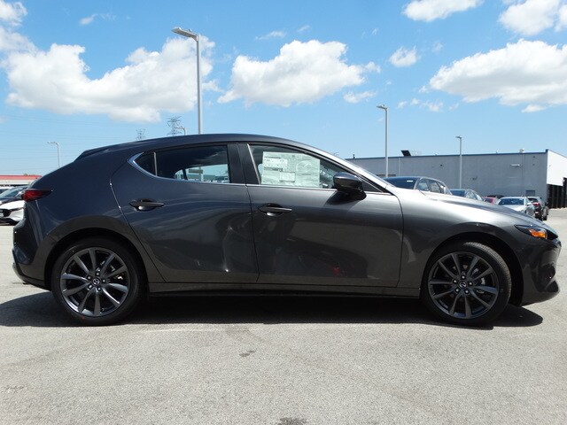 2019 Mazda Mazda3 Preferred Hatchback photo 4