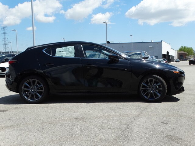 2019 Mazda Mazda3 Preferred Hatchback photo 4