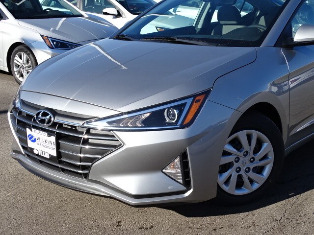 2020 Hyundai Elantra SE photo 2