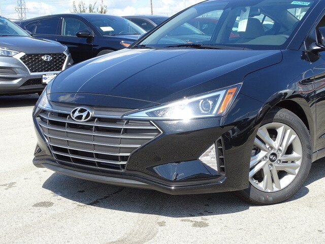 2020 Hyundai Elantra Value Edition photo 2