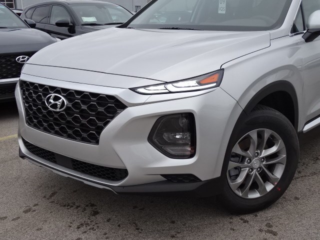 2020 Hyundai Santa Fe SE photo 2