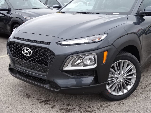 2020 Hyundai Kona SEL photo 2