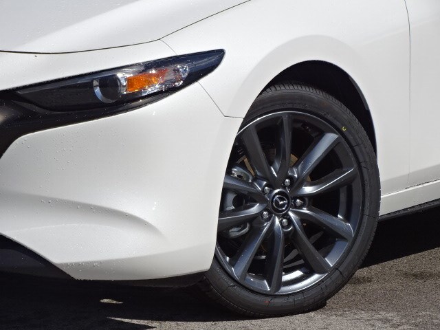 2019 Mazda Mazda3 Preferred Hatchback photo 3