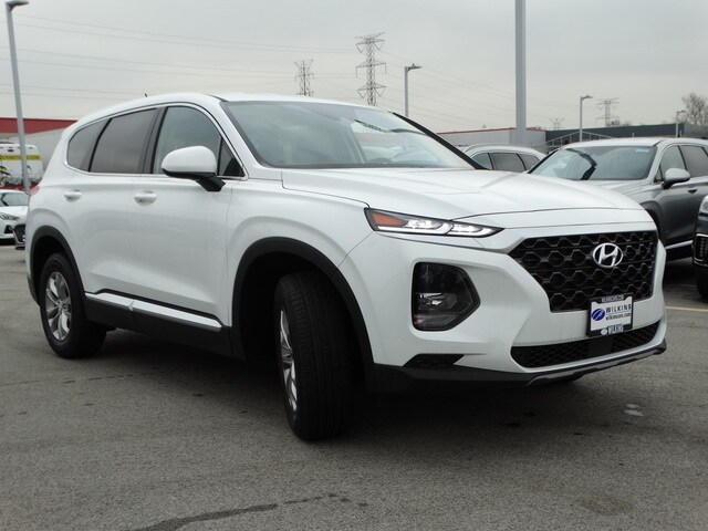 2019 Hyundai Santa Fe SE photo 3