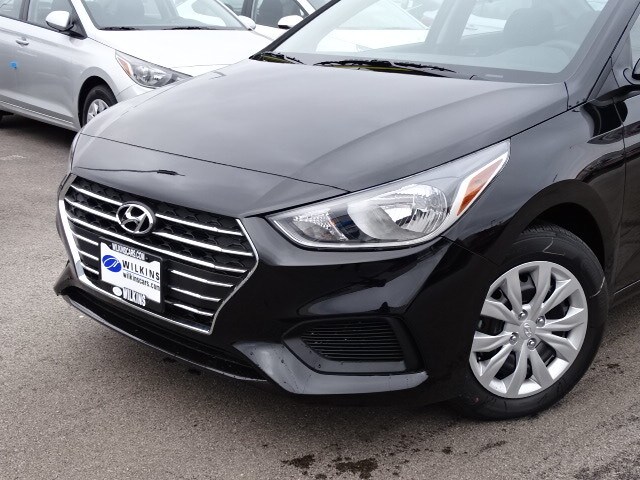2020 Hyundai Accent SE photo 2