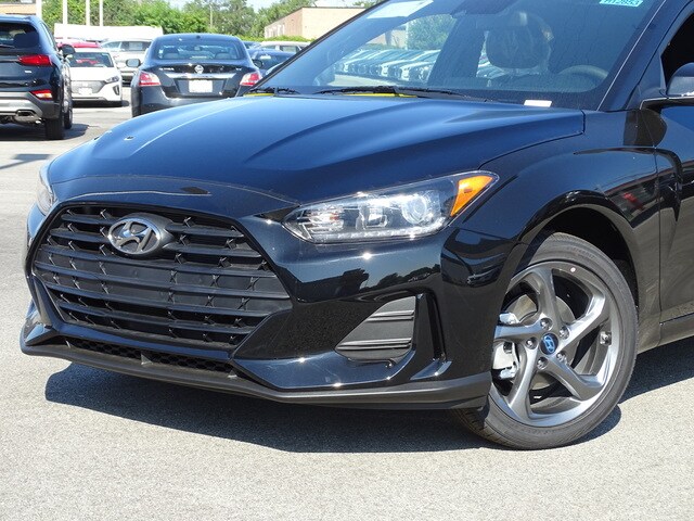 2020 Hyundai Veloster 2.0L Premium photo 3