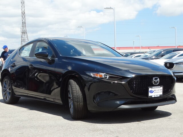 2019 Mazda Mazda3 Preferred Hatchback photo 3