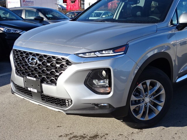 2020 Hyundai Santa Fe SEL photo 2